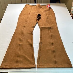 NWT SPANX Faux Suede Flare Pant
Style 20323R